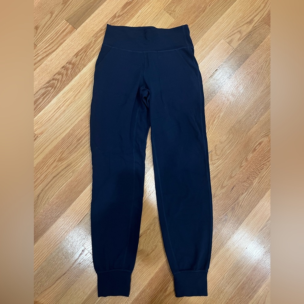 Lululemon navy joggers. Excellent condition.